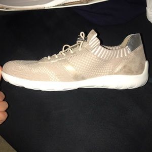 AUTHENTIC FRENCH REMONTE SOFT’S